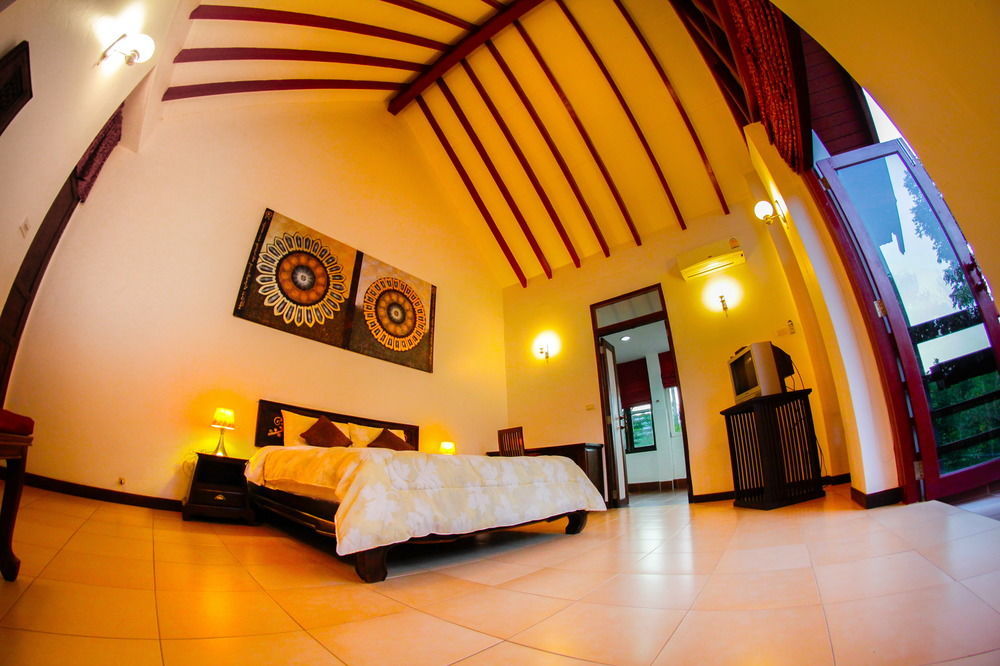 Baan Saleepai Hotel Exterior photo